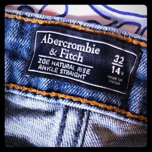 Abercrombie & Fitch Mom Jeans